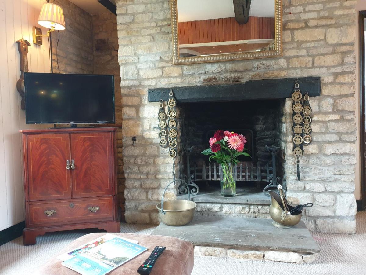The Horse And Panniers Guest House. North Luffenham 外观 照片